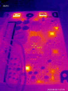 Плата под тепловизором