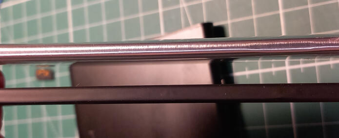 Top: old battery / Bottom: new battery